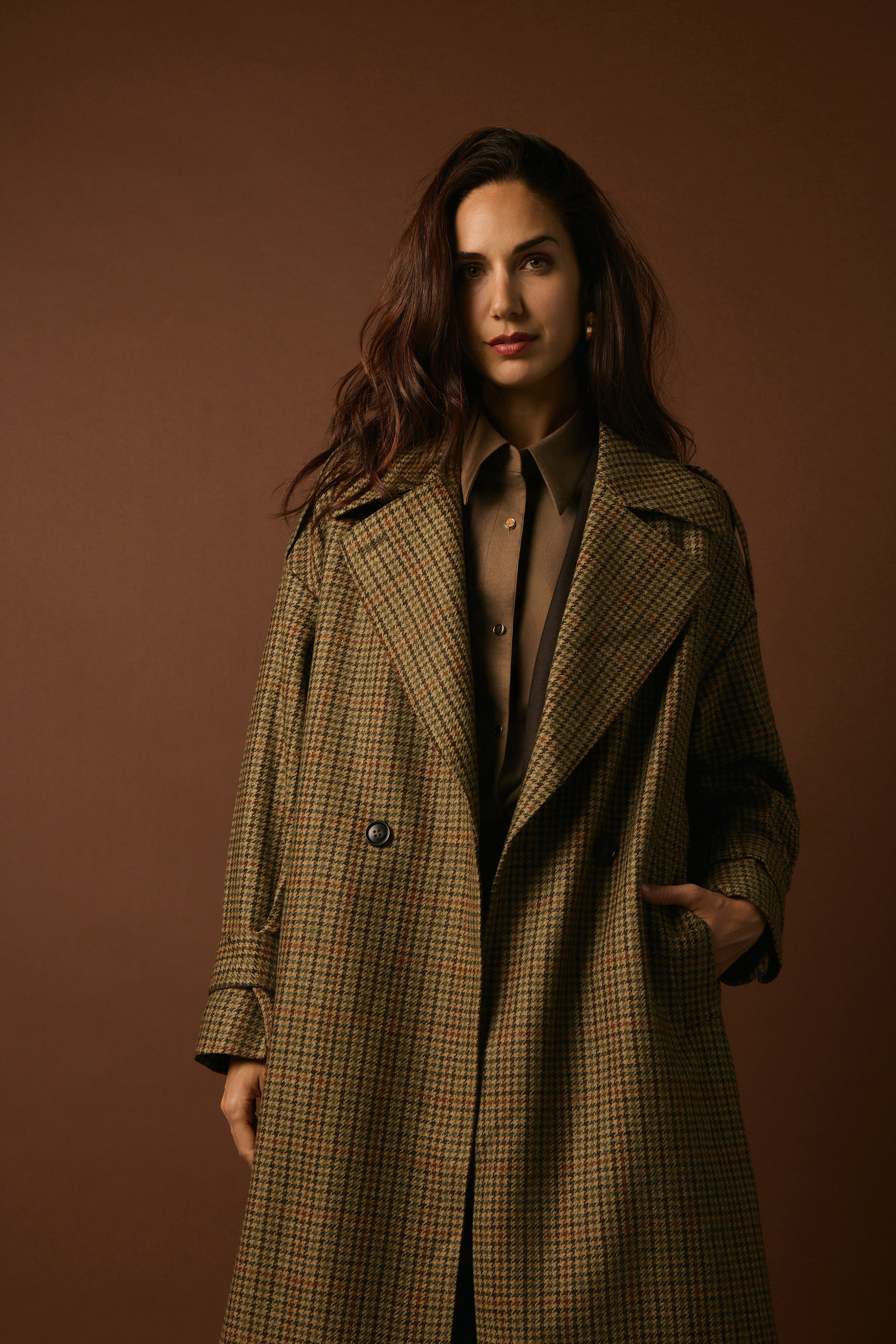 Custom women’s houndstooth jacket in Jacksonville Florida tailored in wool blend for fall and winter wear#customjackets #jacksonvillefashion #womensouterwear #fallstyle #zanesuits