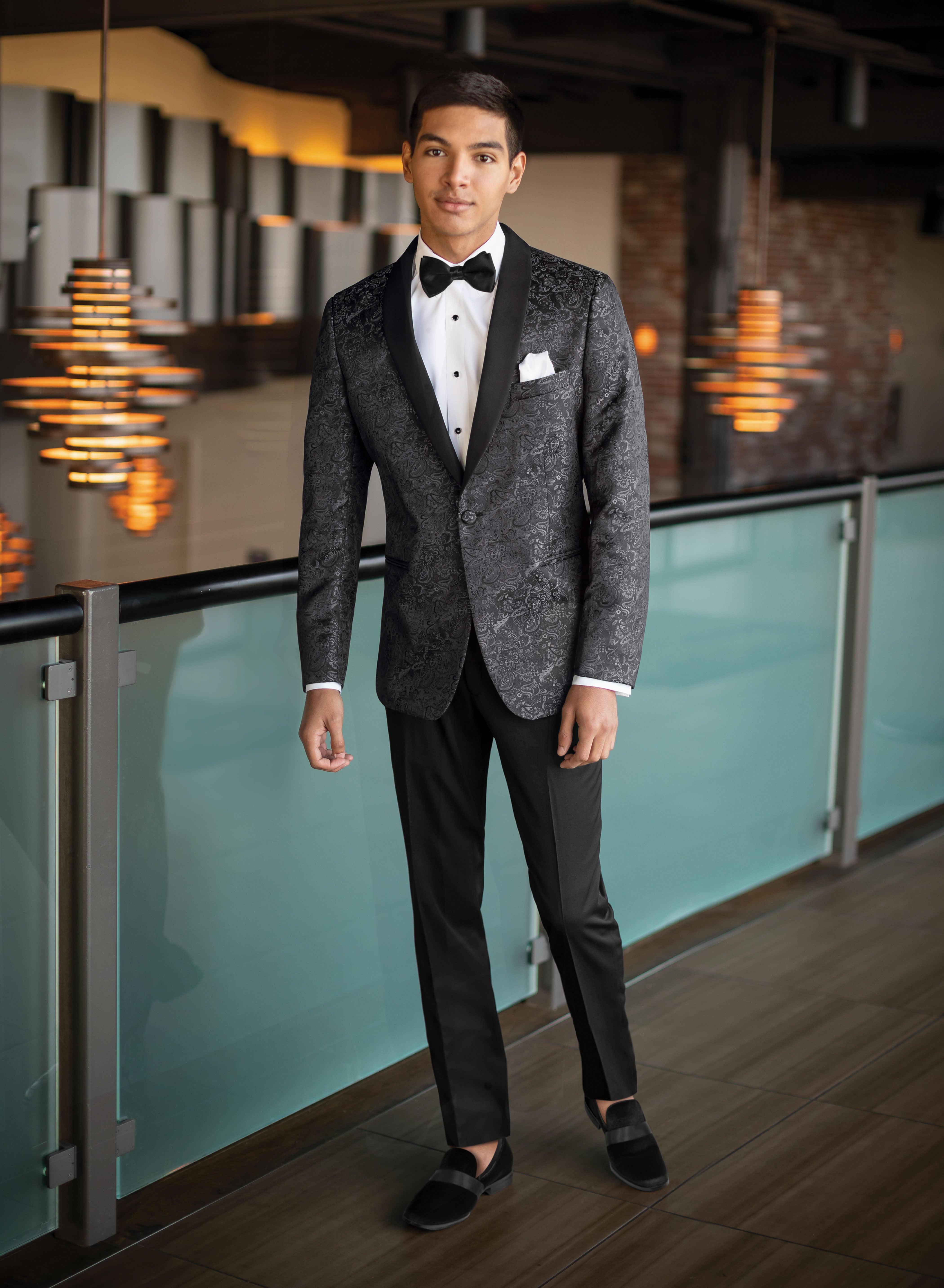 How to Choose the Perfect Prom Suit: A Guide for 2025